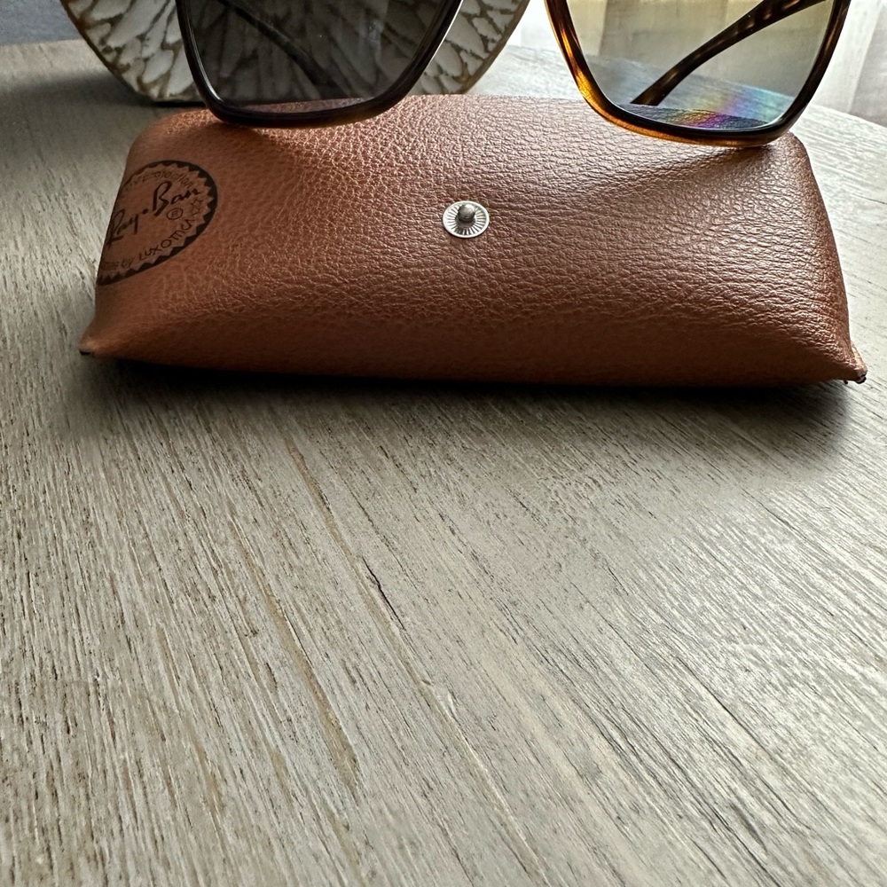 Ray-ban sunglasses - Picture 6 of 6